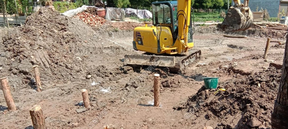 如何用松木樁在農村宅基地打基礎?