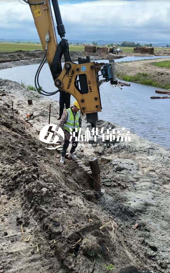 安徽打松木樁專業施工隊-松木樁打樁時需要注意哪些內容?