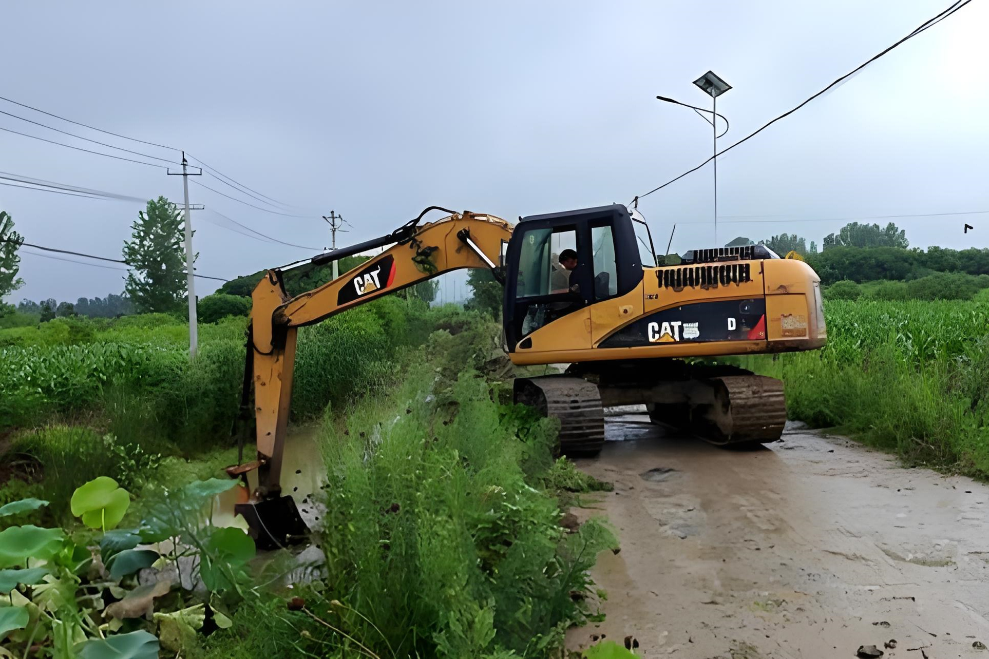 長沙水挖清淤團隊泓樺錦嘉-沼澤地清淤費用大概是怎樣計算的？?